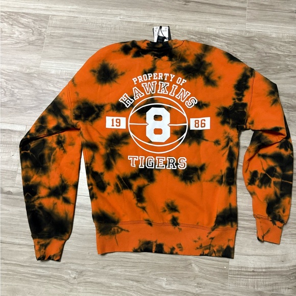 H&M Orange and Black Tie-Dye Crewneck Sweater - Picture 4 of 5